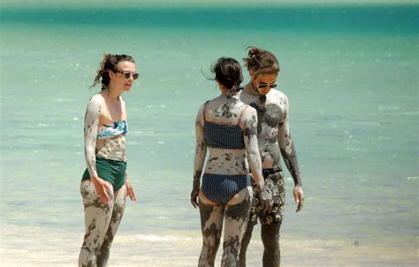 Keira Knightley In Upskirt Ass James Righton Enjoy Beach Day During A