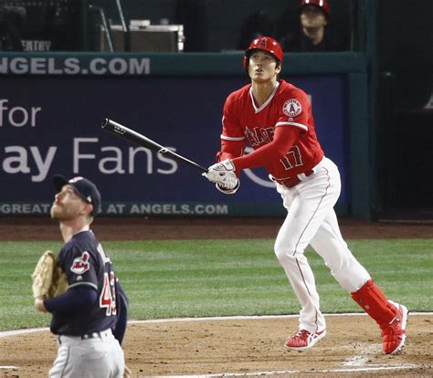 Shohei Ohtani Hits First Mlb Homer In First At Bat At Angels Home
