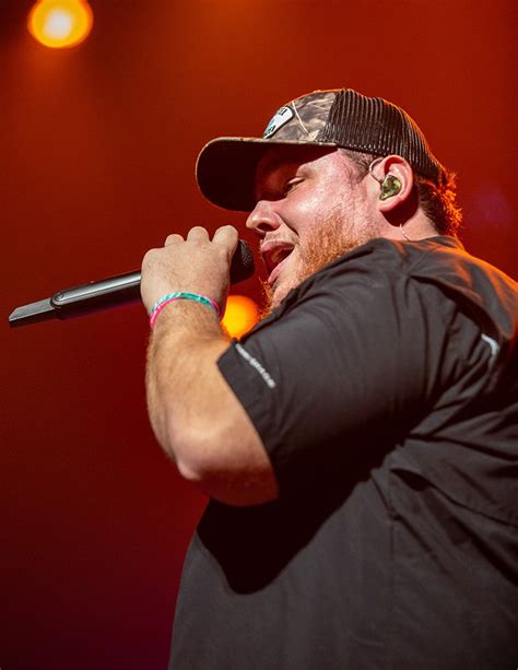 Concert Photos Luke Combs With Morgan Wallen At Ppg Paints Arena