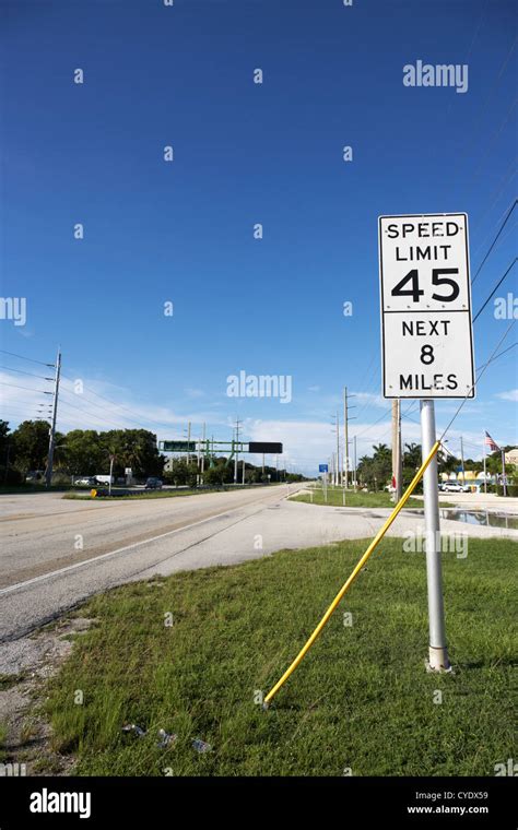 45 Mph Speed Limit Hi Res Stock Photography And Images Alamy