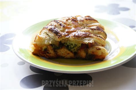 ciasto francuskie z kurczakiem i brokułami przepis PrzyslijPrzepis pl