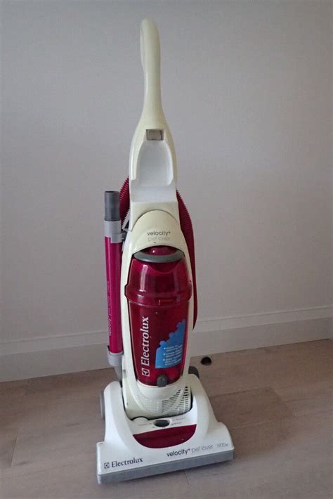 Electrolux Velocity Pet Lover 1900w Upright Vacuum Cleaner In