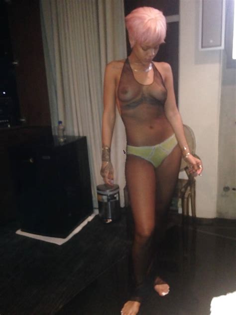 Rihanna Leaked Hacked Nude Pictures Pics Xhamster