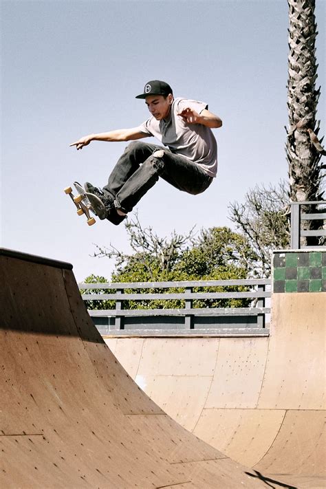 Skateboarding Tricks Wallpaper