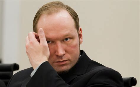 Massenmörder Breivik verklagt Staat: Verfahren im ...