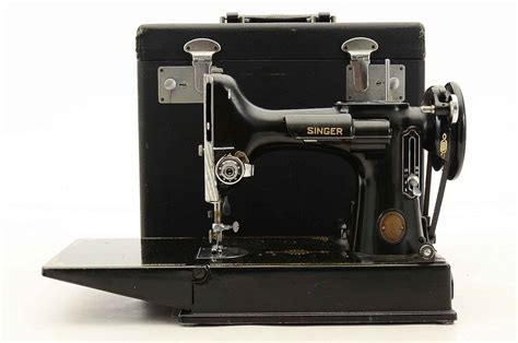 Vintage Portable Electric Singer Sewing Machine Model 221 1 Ebth