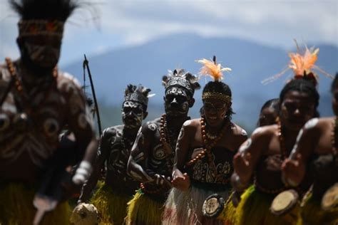 Berbagai Jenis Tarian Tradisional Papua Tribrata News