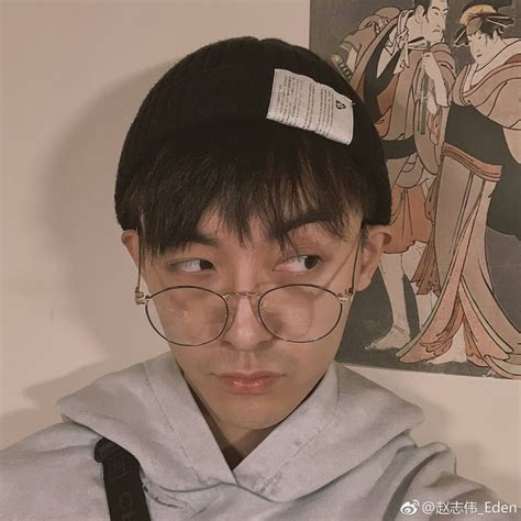 + đi bộ vài chục mét là đưa con tới trường mầm non mai dịch, tiểu học nguyễn khả trạc, chợ đồng xa, chạy bộ 2 phút ra công viên hồ điều hoà mai dịch rất gần các phố lớn như trần vỹ, hồ tùng mậu, lê đức thọ.đi đâu cũng tiện. Triệu Chí Vỹ | Zhao zhi wei, Zhao zhiwei, Handsome boys