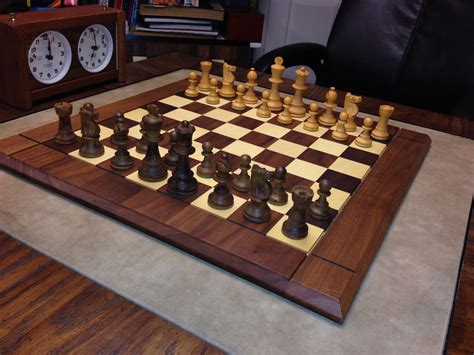 A light in every home ｓｕｂｓｃｒｉｂｅ to our. My current playing set-up. Whats yours? - Chess Forums ...