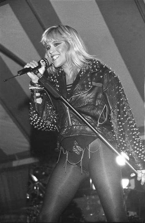 Pin By S S On Samantha Fox Foxes Singer Singer Samantha