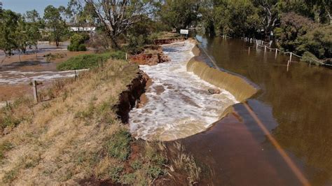 Residents Evacuated Amid Fears For River Murray Flood Levee Rabcaus