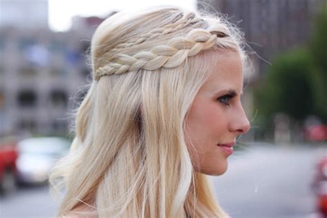 The citric acid in lemon juice reacts with oxygen and the sun's uv rays to lighten your hair naturally. Pin by Jamie Perello on hairy styles | Hair beauty, Hair ...