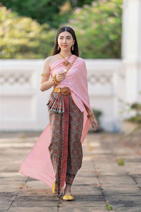 Traditional Thai Dress Thailand เสื้อผ้าแฟชั่น ผู้หญิง ชุดสวย