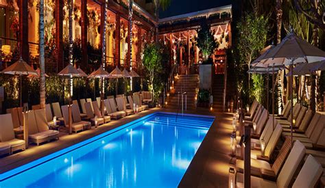 Otelde, 294 oda ile sofistike tasarıma sahip, gerekli tüm olanaklarla. The Miami Beach EDITION | United States of America