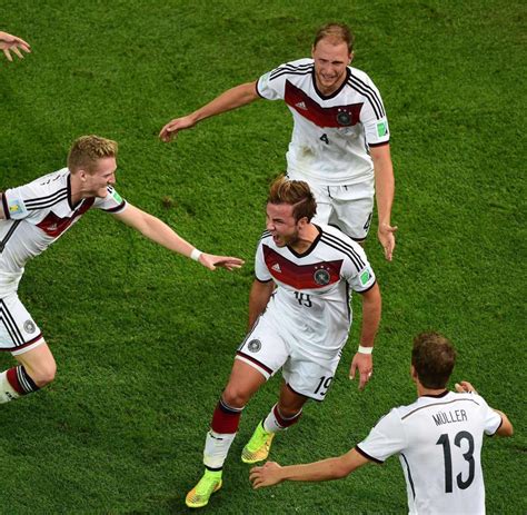 In diesem ranking erfahren sie, welche anteile die einzelnen fußballverbände jeweils erhielten. Fußball-WM 2014: "Ganz Deutschland ist Weltmeister" - WELT