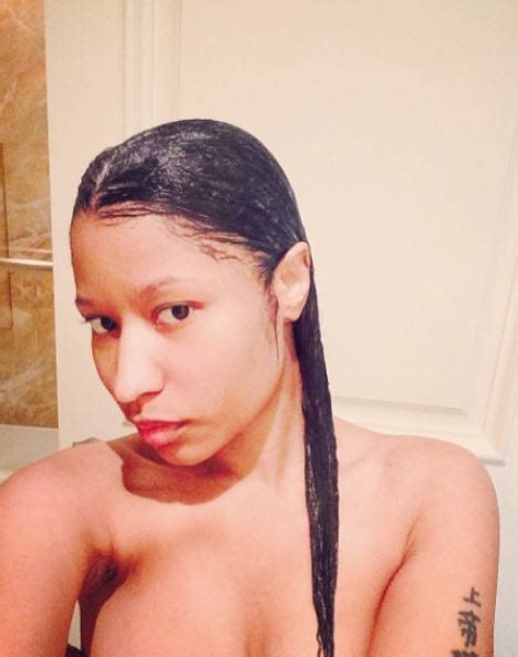 Photos Nicki Minaj Shows Off Natural Hair Again