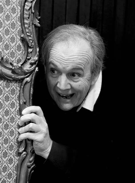 The narrator of cat's cradle, john, once set out to write a book, titled the day the world ended shortly after newt replied to john's letter, the newspapers reported newt's engagement to zinka, a. » VERDIJEVO KOMIČNO REMEK-DJELO „FALSTAFF"