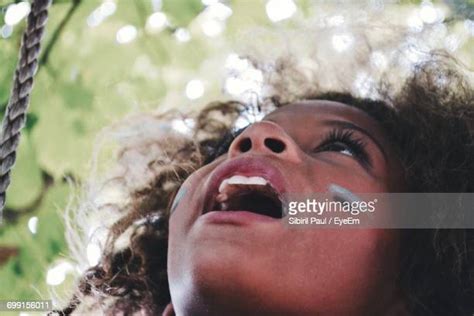Girls With Mouth Open Photos Et Images De Collection Getty Images