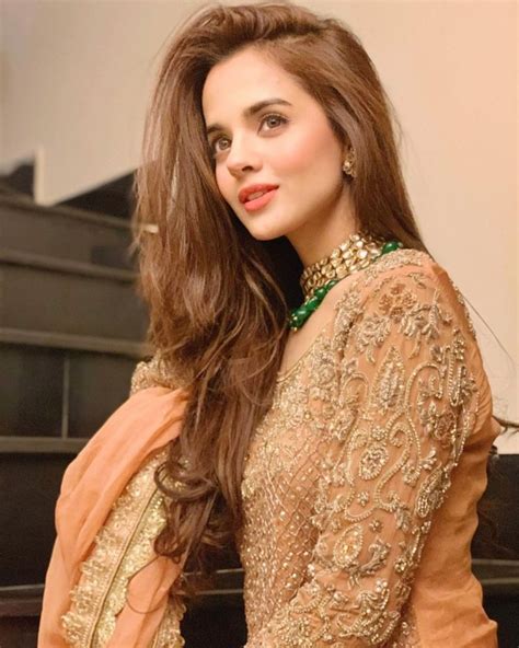 Shamoon is in formal wear, komal's character is at home. Latest Beautiful Clicks of Actress Komal Meer | Pakistani ...