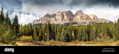 Mountain Landscapes Of Banff Hi Res Stock Photography And Images Alamy