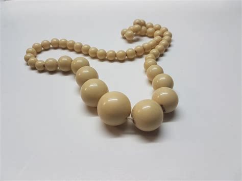 An Antique Ivory Beads Necklace Catawiki