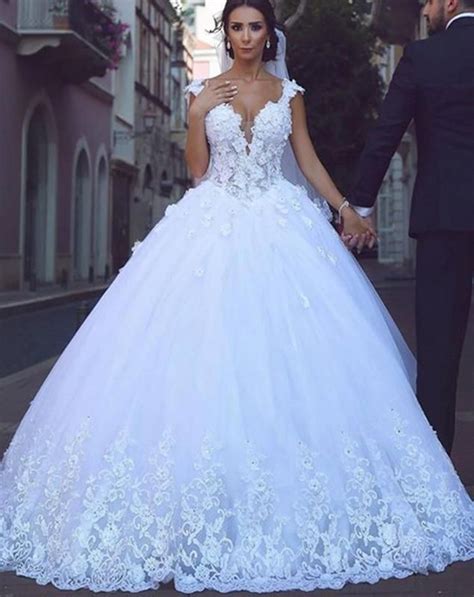 2023 White Sweetheart Ball Gown Wedding Dresses With Appliques Ball