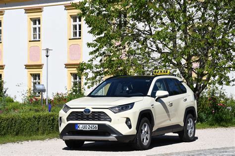 Bildergalerie Zum Toyota Rav4 Taxi Hybrid Pkw Tests Fotostrecke