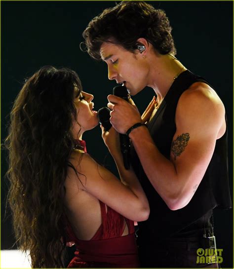 shawn mendes and camila cabello heat up amas 2019 with senorita performance video photo
