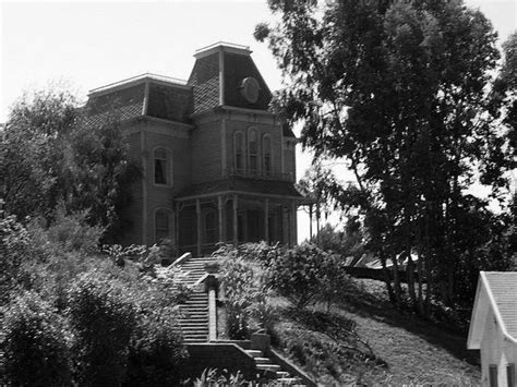 Psycho House The Many Faces Of The Bates Mansion Urban Ghosts