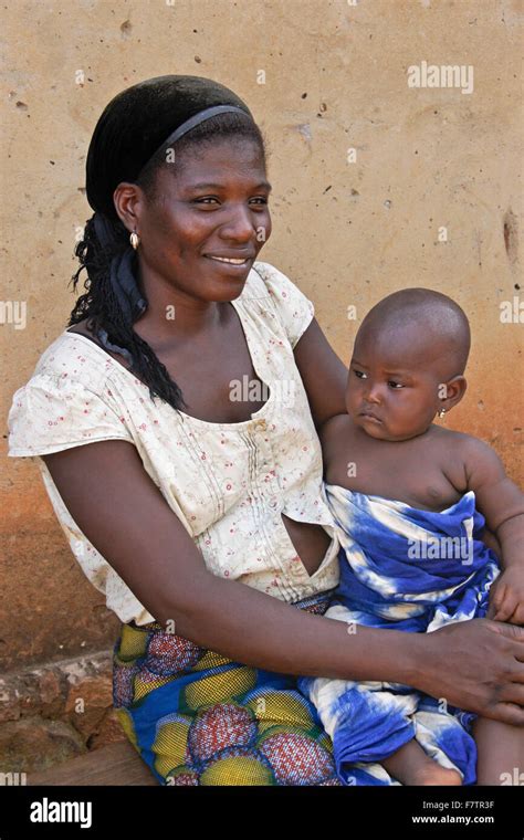 Madre E Hijo Tribal Kabye Togo Fotografía De Stock Alamy