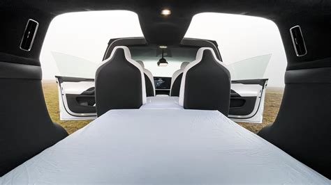 Sleeping In A 2023 Tesla Model X Plaid 6 Seater Youtube