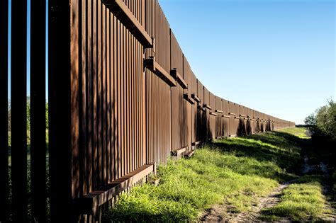 Los Cruces Ilegales De La Frontera Entre México Y Estados Unidos