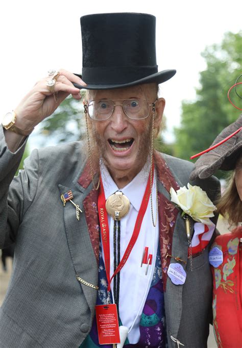 John McCririck ill? Pundit sparks health concerns with DRASTIC weight ...