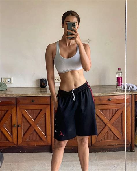 Disha Patani Takes Internet By Storm With Her Latest Mirror Selfie