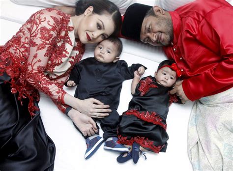 Sekalung tahniah buat pasangan datuk paduka kaiser gurmeet singh dan datin paduka ainur syakina azman. Eina sedih lihat gelandangan Syria di Paris | Selebriti ...