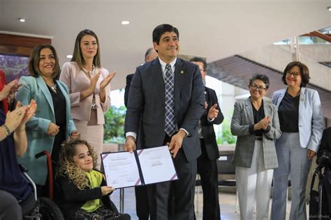 Esta cita se celebró en el auditorio del centro cultural. Reforma constitucional utilizará lenguaje inclusivo para referirse a personas con discapacidad y ...