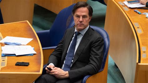 dutch government collapses amid row over migrants entry curbs oneindia news