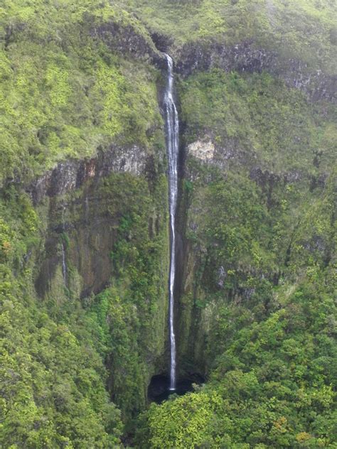 700 Ft Waterfall Maui Natural Landmarks Waterfall Landmarks