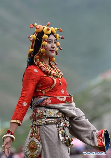 Traditional Tibetan Costumes Presented During Fashion Show 4 Peoples Daily Online