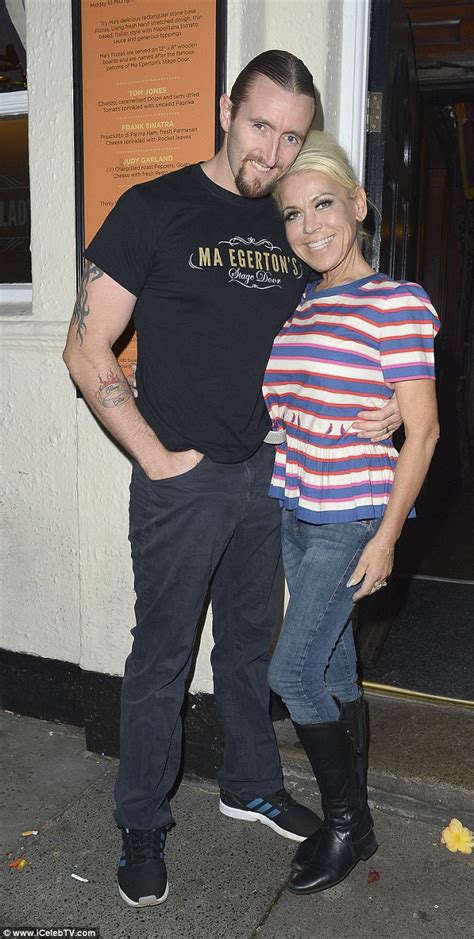 shameless tina malone gives herself 6 months to get pregnant with her