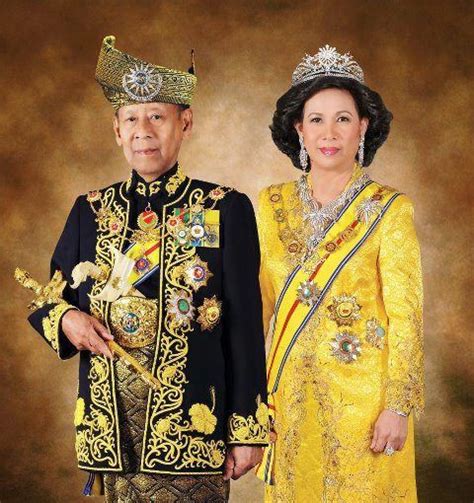 Perlembagaan malaysia menetapkan yang dipertuan agong sebagai ketua negara. Gambar Tuanku Abdul Halim Mu'adzam Shah,Yang di-Pertuan ...