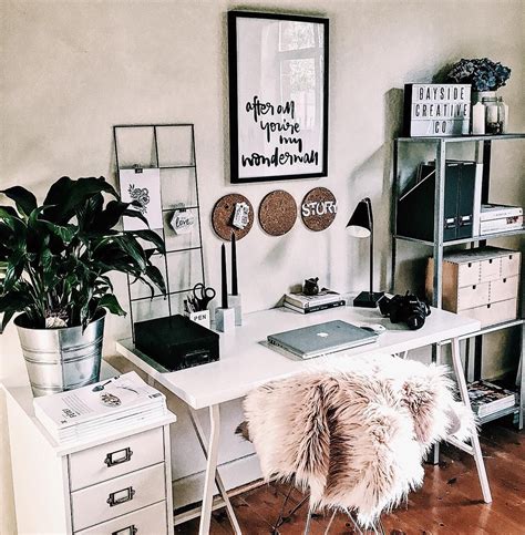 But it also means compromise when it comes to decorating. 21 Best Workspace Decor We Spotted on Instagram This Month ...