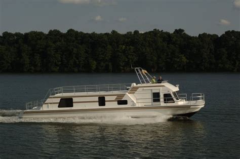 Innenborder Hausboot 5900 LS Series Gibson Boats Kanal