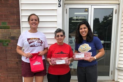 The connecticut food bank mobile pantry is a source in your community for fresh, nutritious food for people in need. Haul Out Hunger Visits Shell Rock Food Pantry - Iowa ...