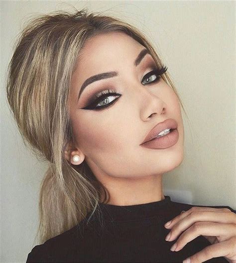 Find and save images from the makeup&style collection by black vandal (stanm) on we heart it, your everyday app to get lost in what you love. 7 Super Stunning Cat Eye Makeup Styles!