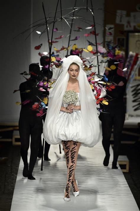 Gigi Hadid Wore A Bridal Dress In Moschinos 2019 Runway Show Advice