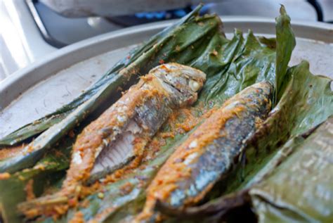 Grilled Fish In Banana Leaves Recipe Cá Nướng Lá Chuối Vietnam