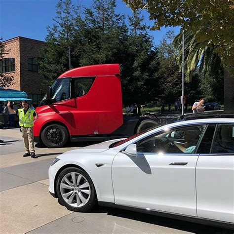 Tesla Semi Prototype Spotted At Pixars Headquarters Electrek