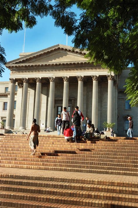 A 2,4 km de witwatersrand (wits) university. GFC Locations Directory - Great Hall, University of the ...