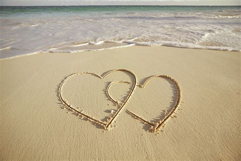 2 Hearts Drawn On The Beach By Gen Nishino